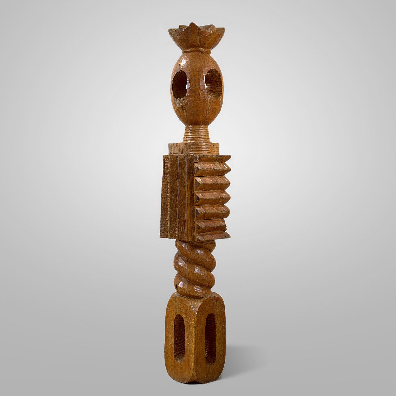 Constantin Brâncuși, King of Kings: tượng gỗ sồi cao gồm nhiều khối chạm chồng lên nhau
