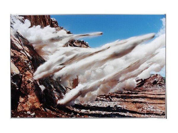 Naoya Hatakeyama. Blast.
