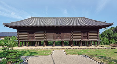 Ōjukukō (Ranjatai): khúc gỗ trầm hương sẫm màu, hình dáng không đều, lưu giữ tại kho Shōsōin