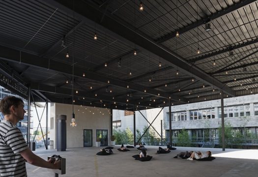 Rafael Lozano-Hemmer. Pulse Room.