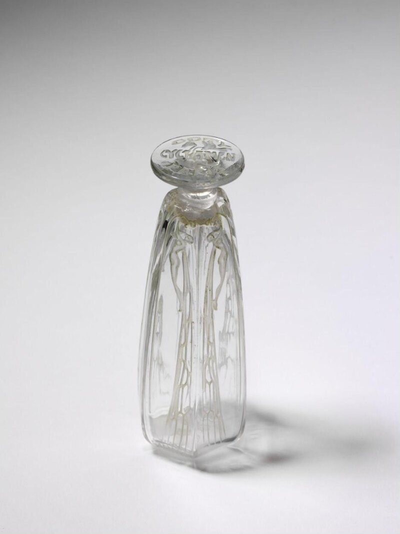 René Lalique, lọ nước hoa Cyclamen cho Coty: thuỷ tinh ép khuôn và thổi khuôn, phủ patina