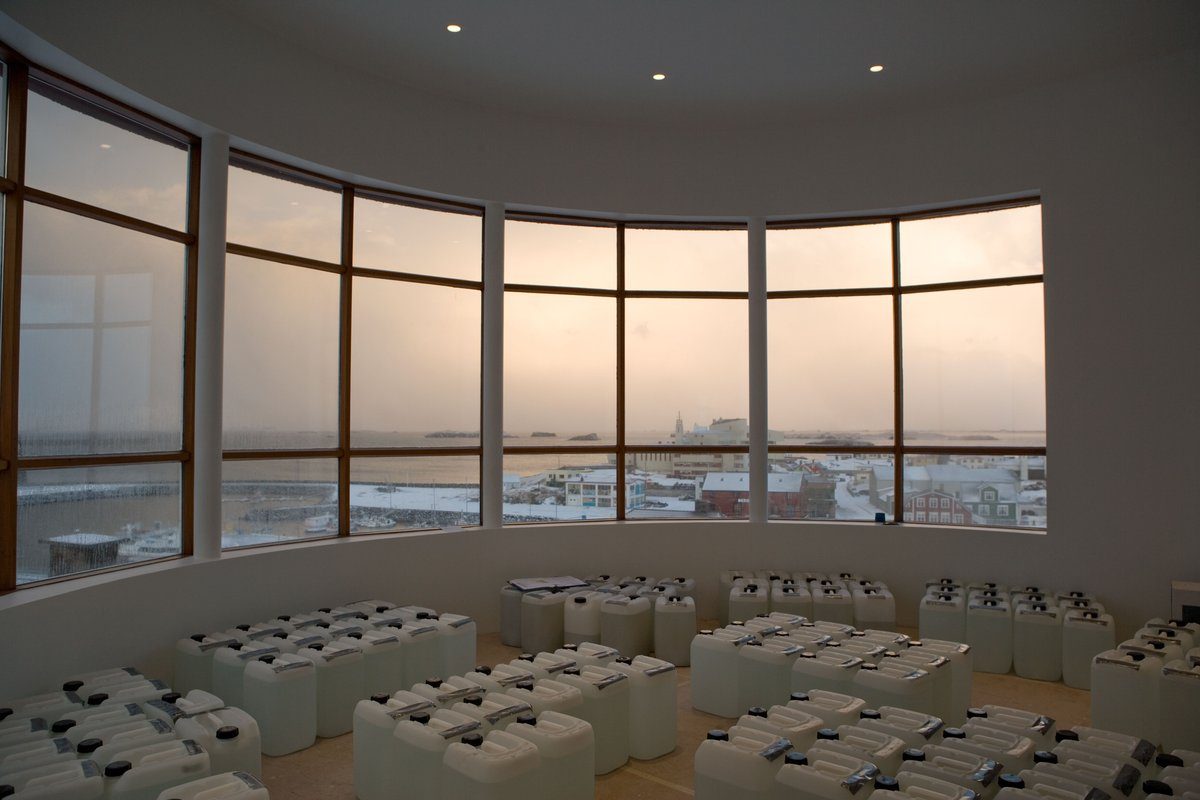 Roni Horn. Vatnasafn / Library of Water.