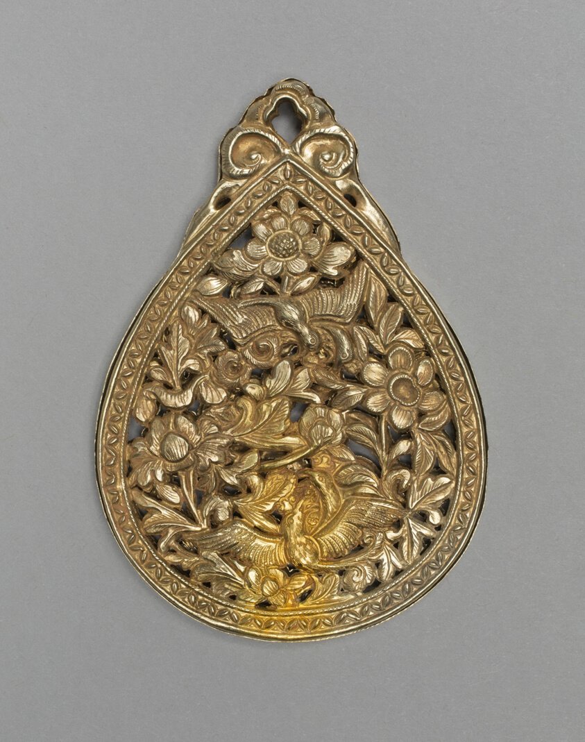 Song dynasty teardrop shaped gold perfume container, hammered and chased with birds, foliage and flowers